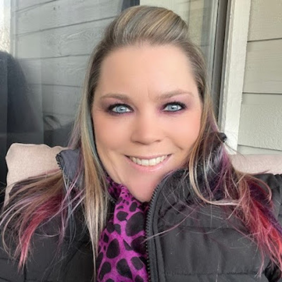 Meet your Posher, Chrissy - Picture 1 of 1